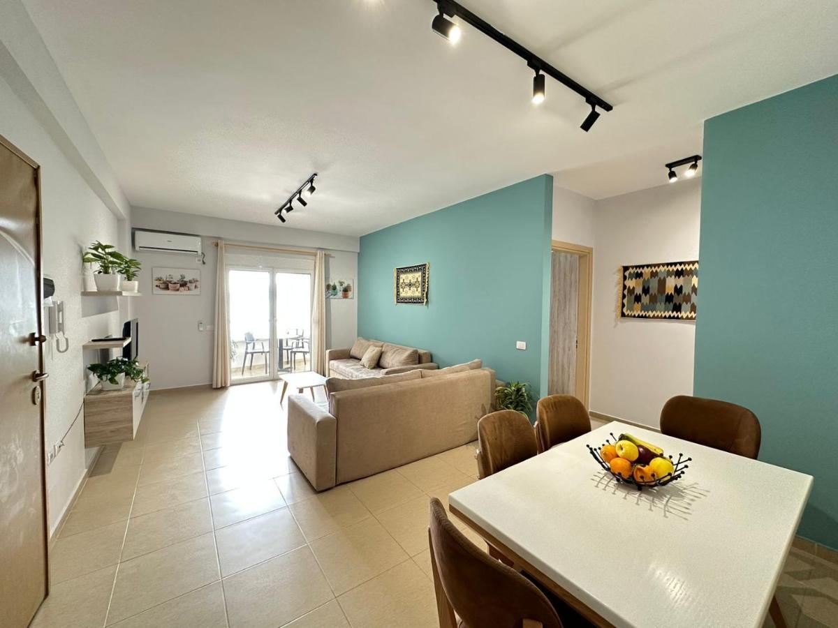 Trea Accomodations - On Private Beach With Sunbed & Umbrella Vlorë Exterior foto