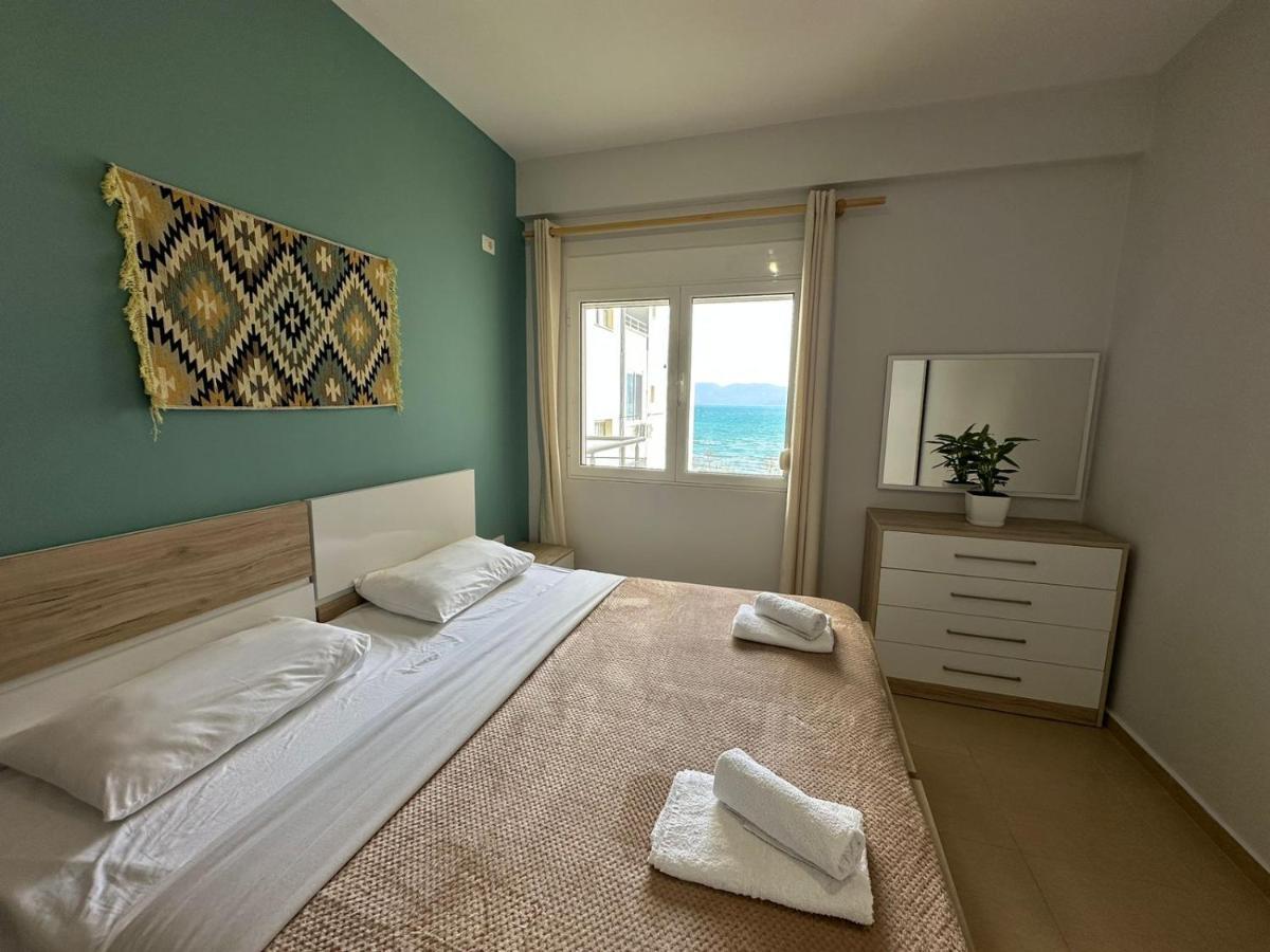Trea Accomodations - On Private Beach With Sunbed & Umbrella Vlorë Exterior foto