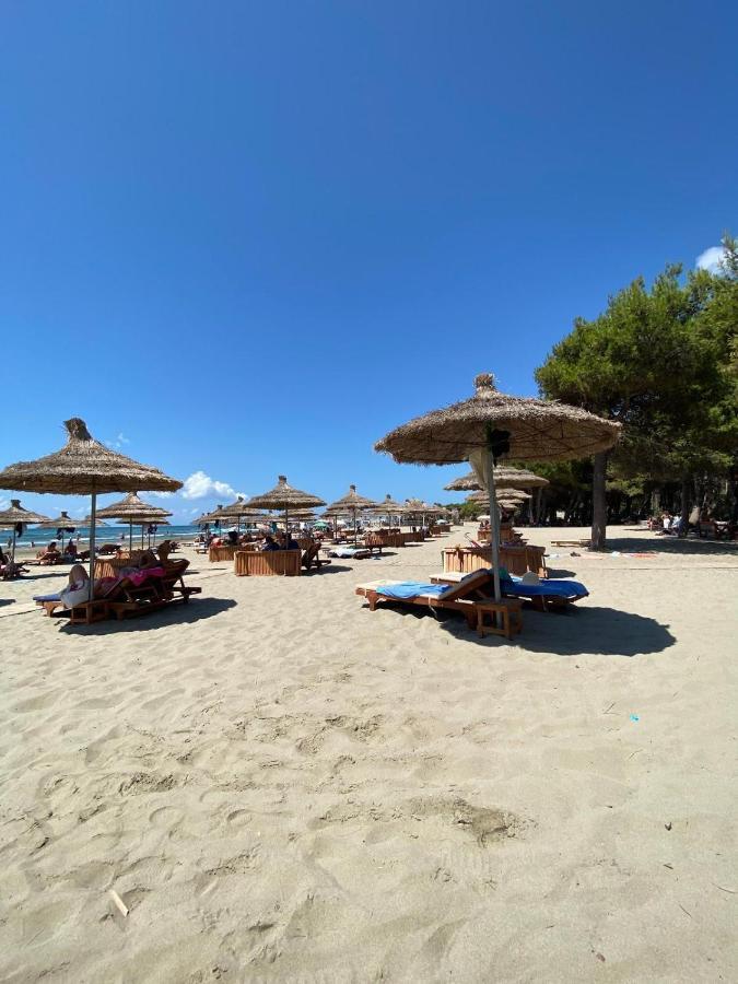 Trea Accomodations - On Private Beach With Sunbed & Umbrella Vlorë Exterior foto
